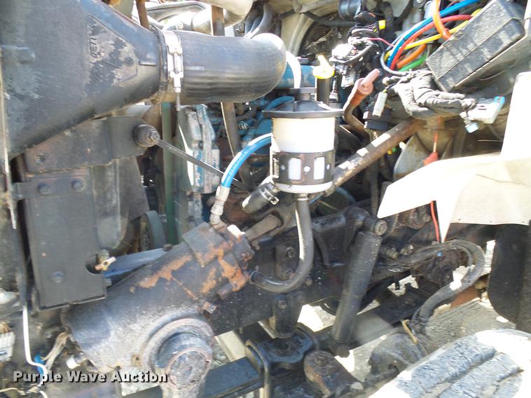 image for item DF7312 2006 International 7400 digger derrick truck