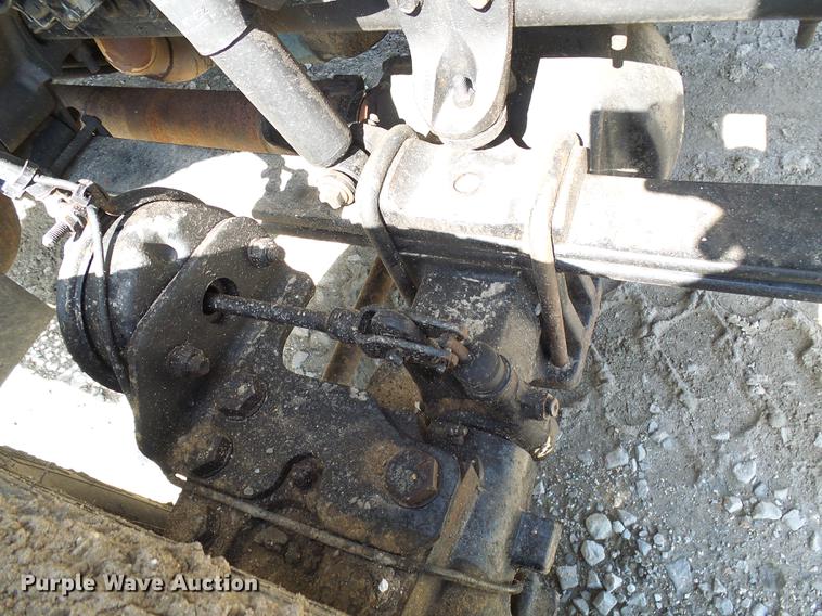 image for item DF7312 2006 International 7400 digger derrick truck