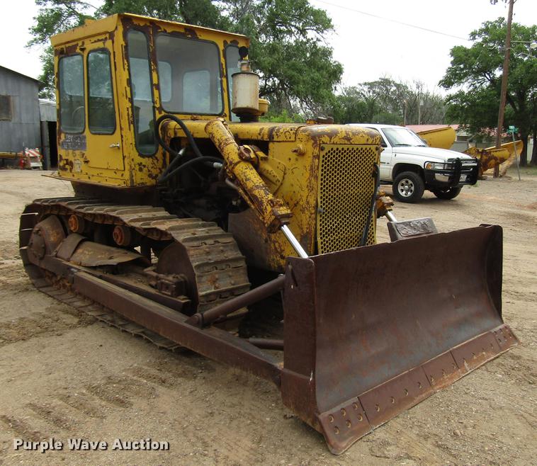 image for item DF8027 1964 Caterpillar D6B dozer