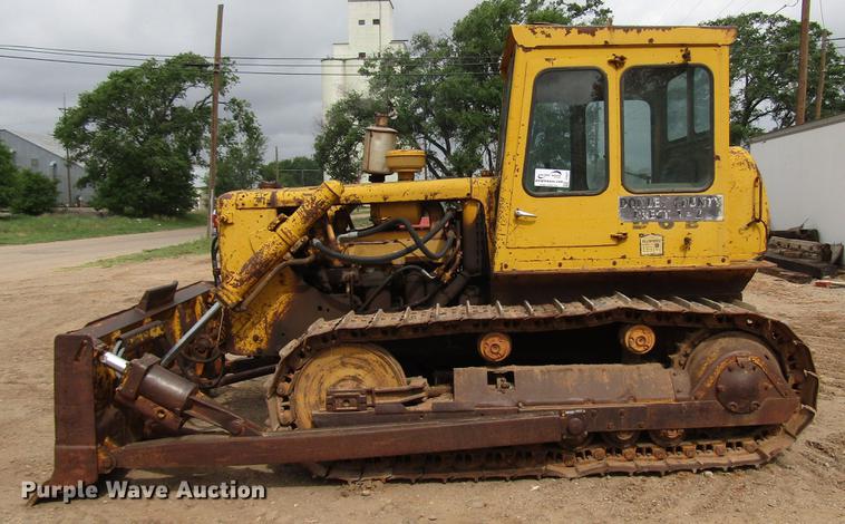 image for item DF8027 1964 Caterpillar D6B dozer