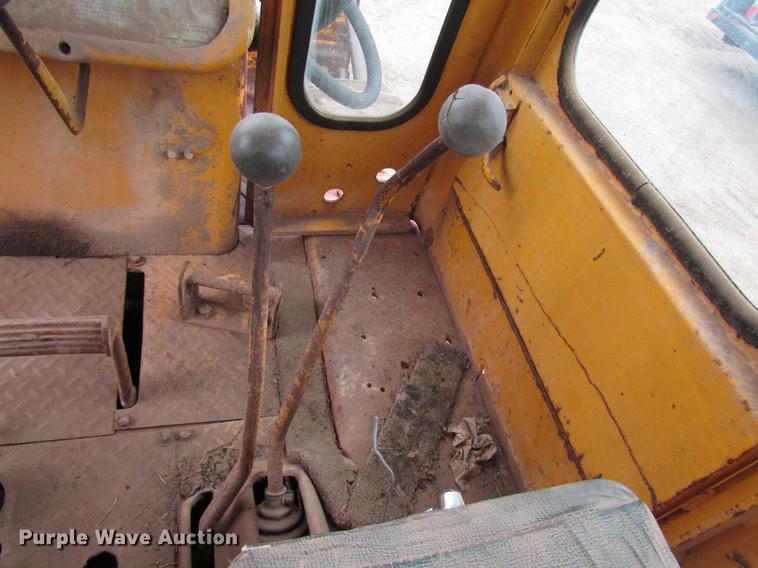 image for item DF8027 1964 Caterpillar D6B dozer