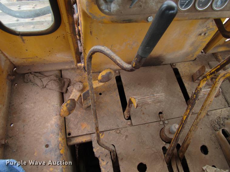 image for item DF8027 1964 Caterpillar D6B dozer