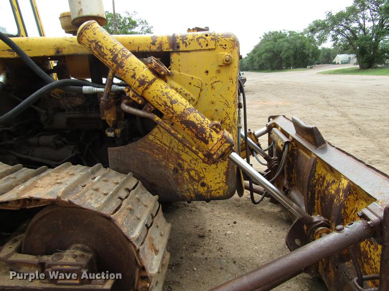 image for item DF8027 1964 Caterpillar D6B dozer