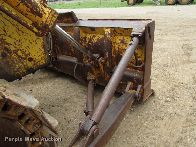 image for item DF8027 1964 Caterpillar D6B dozer