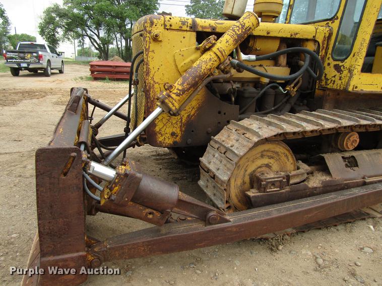 image for item DF8027 1964 Caterpillar D6B dozer