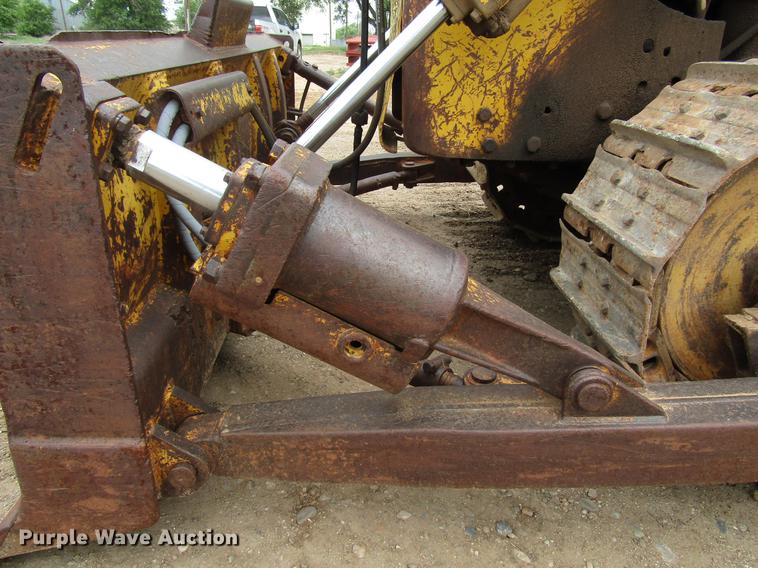 image for item DF8027 1964 Caterpillar D6B dozer