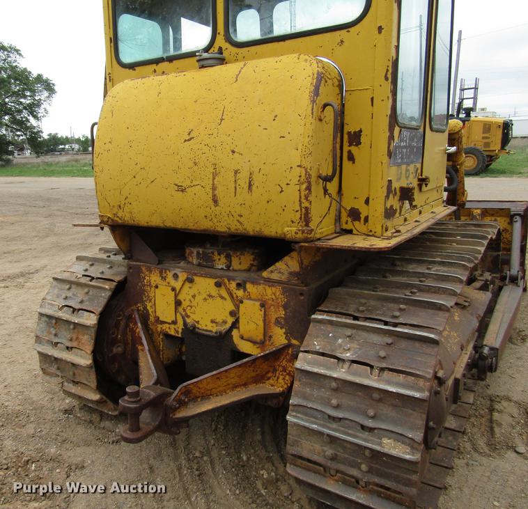 image for item DF8027 1964 Caterpillar D6B dozer
