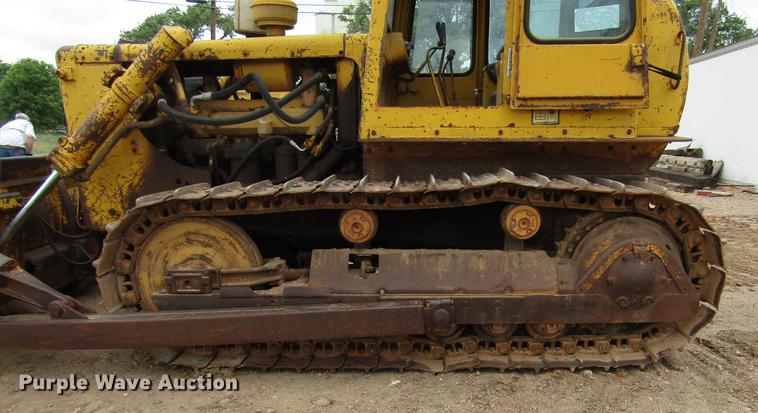 image for item DF8027 1964 Caterpillar D6B dozer