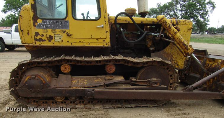 image for item DF8027 1964 Caterpillar D6B dozer