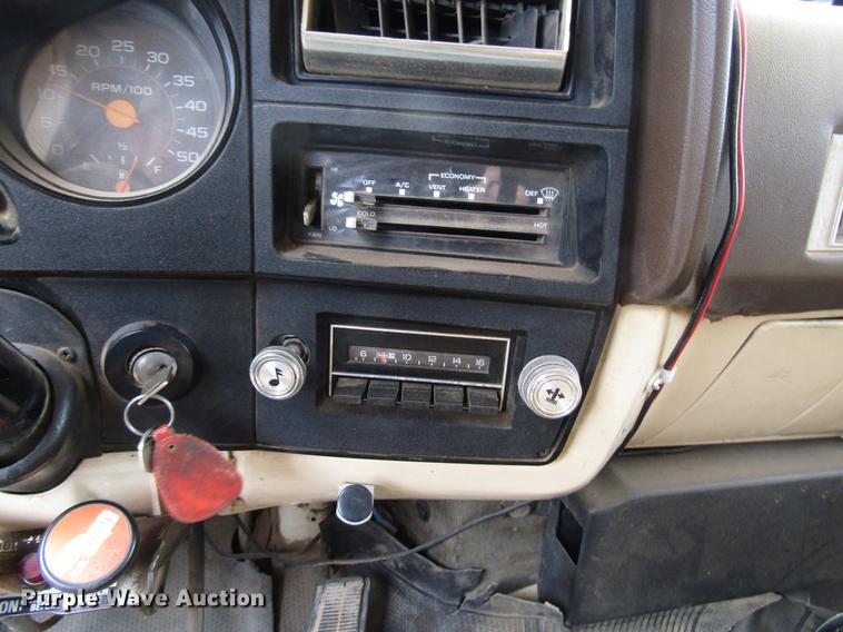 image for item DF8038 1985 Chevrolet C70 dump truck