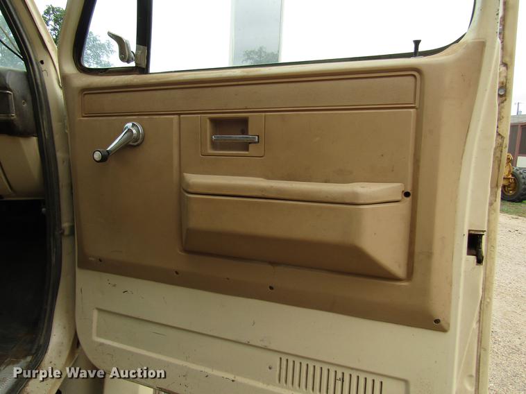 image for item DF8038 1985 Chevrolet C70 dump truck