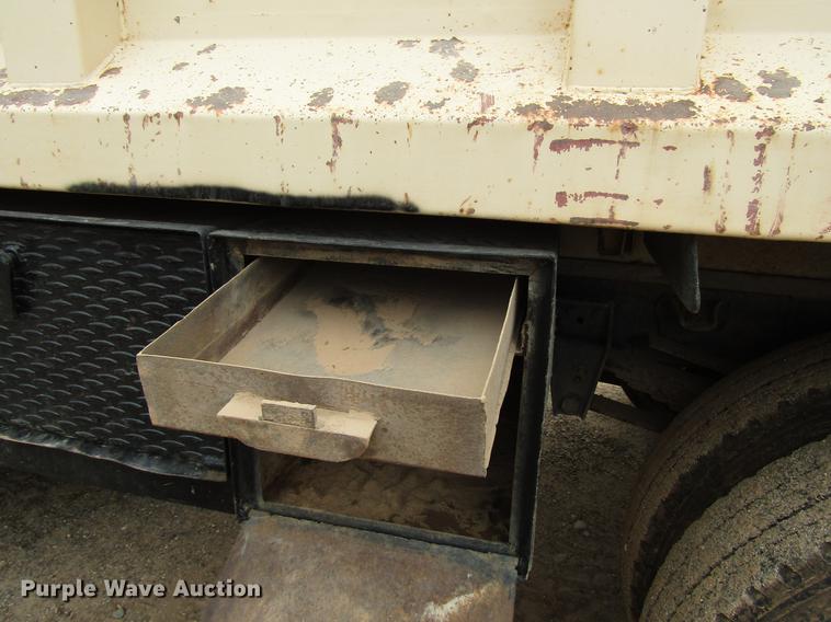 image for item DF8038 1985 Chevrolet C70 dump truck