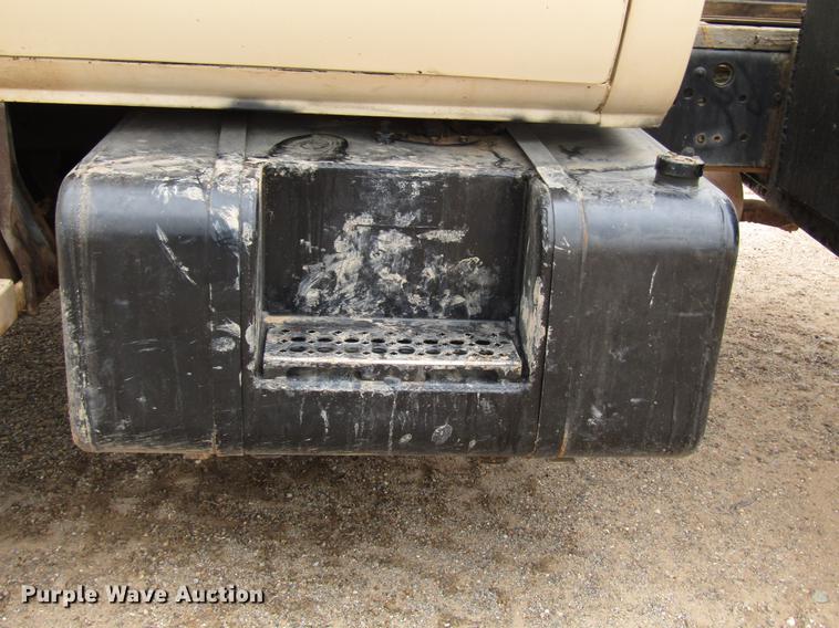 image for item DF8038 1985 Chevrolet C70 dump truck