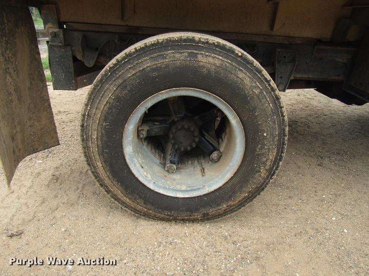 image for item DF8038 1985 Chevrolet C70 dump truck