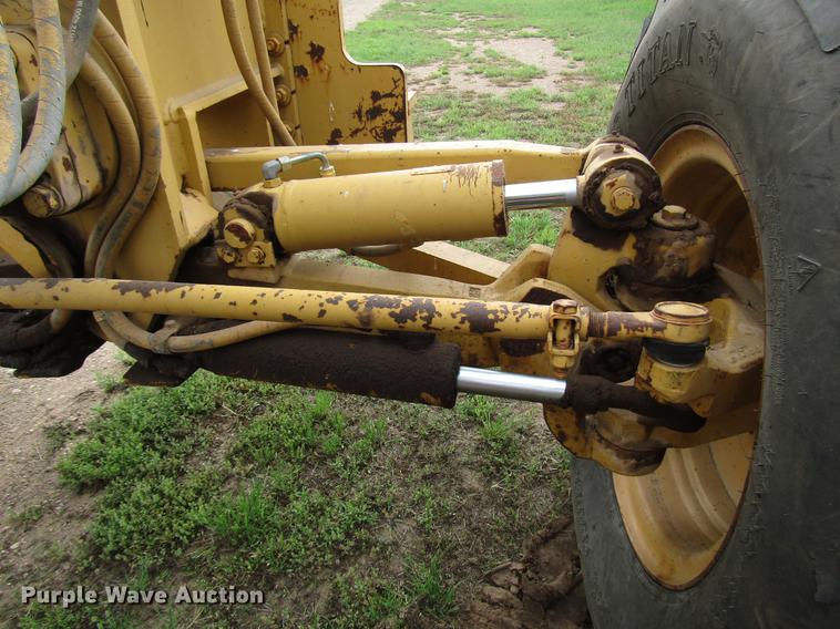 image for item DF8039 1991 Caterpillar 140G VHP motor grader