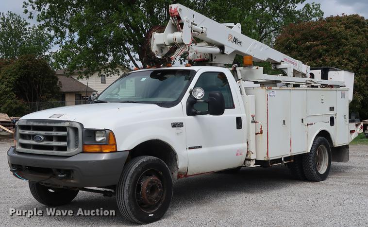 image for item DG3446 2000 Ford F550 Super Duty XL bucket truck