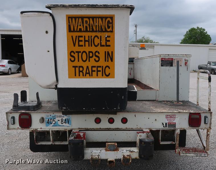 image for item DG3446 2000 Ford F550 Super Duty XL bucket truck