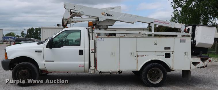 image for item DG3446 2000 Ford F550 Super Duty XL bucket truck