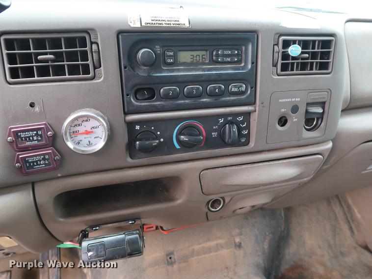 image for item DG3446 2000 Ford F550 Super Duty XL bucket truck