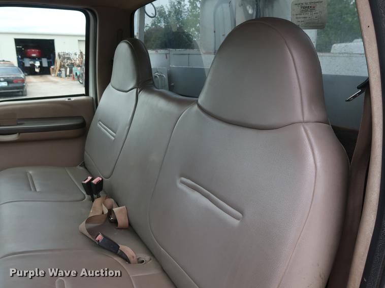 image for item DG3446 2000 Ford F550 Super Duty XL bucket truck