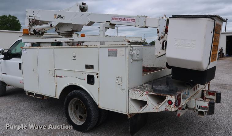 image for item DG3446 2000 Ford F550 Super Duty XL bucket truck