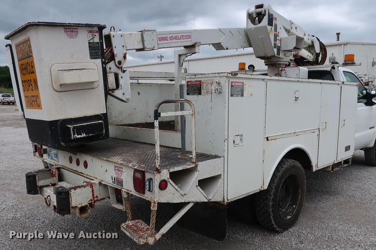 image for item DG3446 2000 Ford F550 Super Duty XL bucket truck