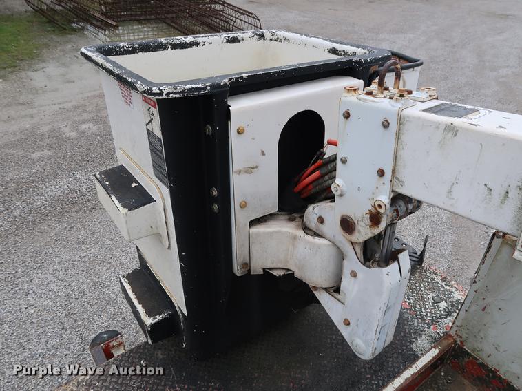 image for item DG3446 2000 Ford F550 Super Duty XL bucket truck