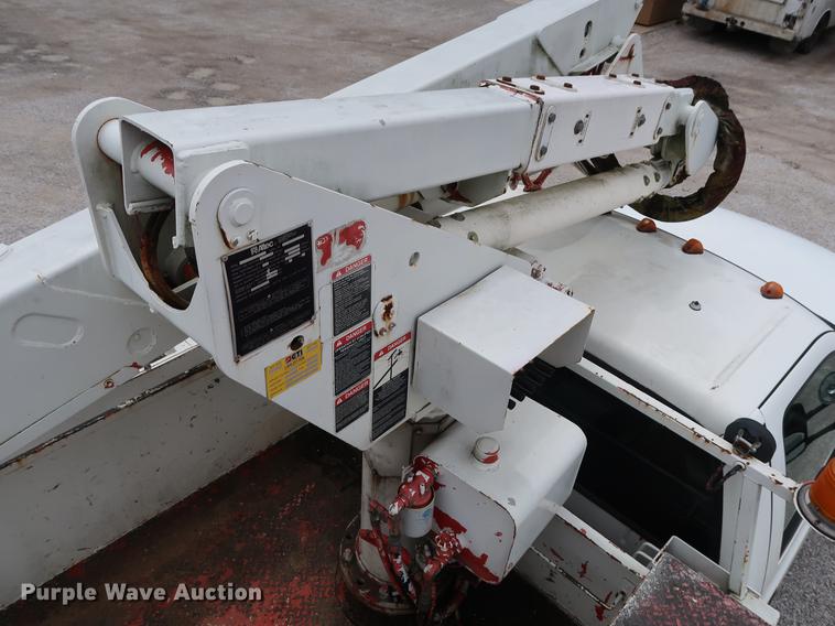 image for item DG3446 2000 Ford F550 Super Duty XL bucket truck