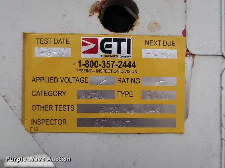 image for item DG3446 2000 Ford F550 Super Duty XL bucket truck