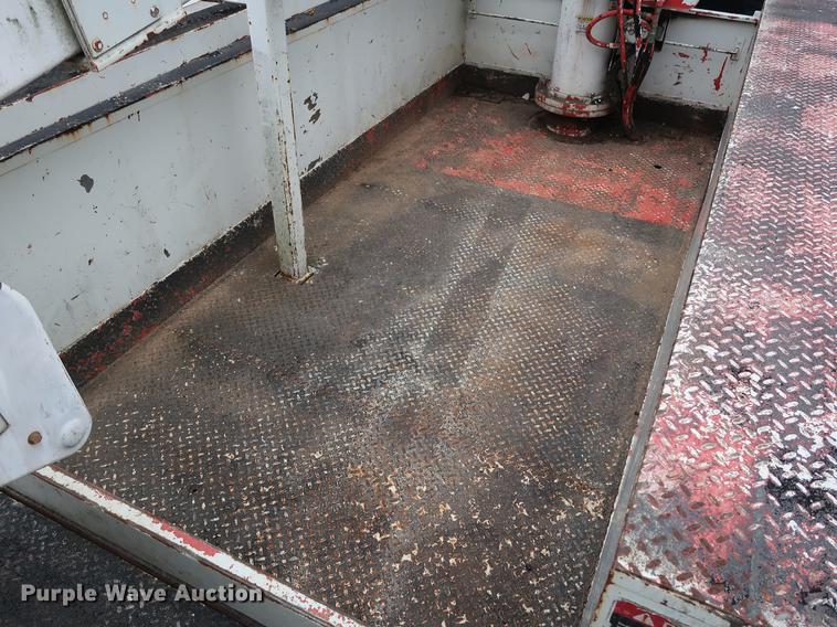 image for item DG3446 2000 Ford F550 Super Duty XL bucket truck