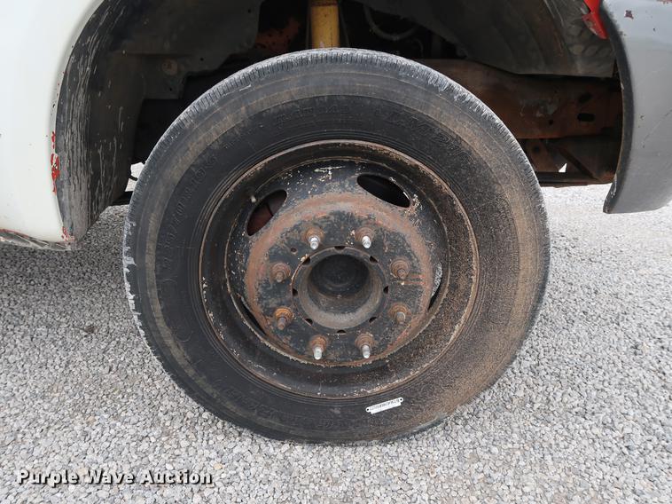 image for item DG3446 2000 Ford F550 Super Duty XL bucket truck