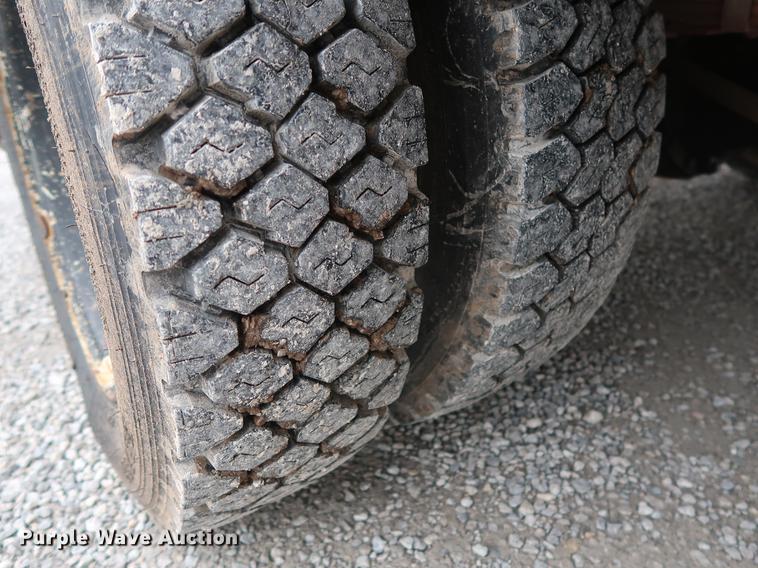 image for item DG3446 2000 Ford F550 Super Duty XL bucket truck