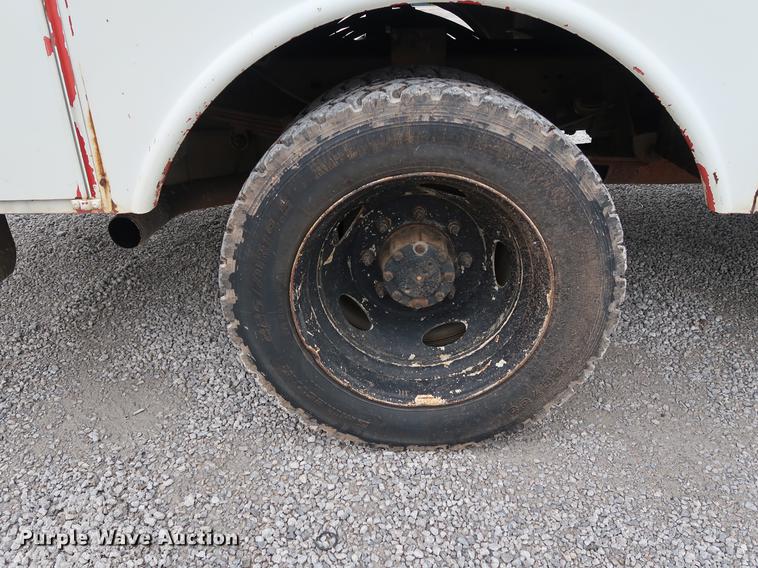 image for item DG3446 2000 Ford F550 Super Duty XL bucket truck