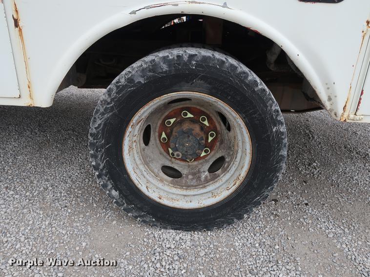 image for item DG3446 2000 Ford F550 Super Duty XL bucket truck