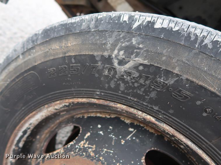 image for item DG3446 2000 Ford F550 Super Duty XL bucket truck