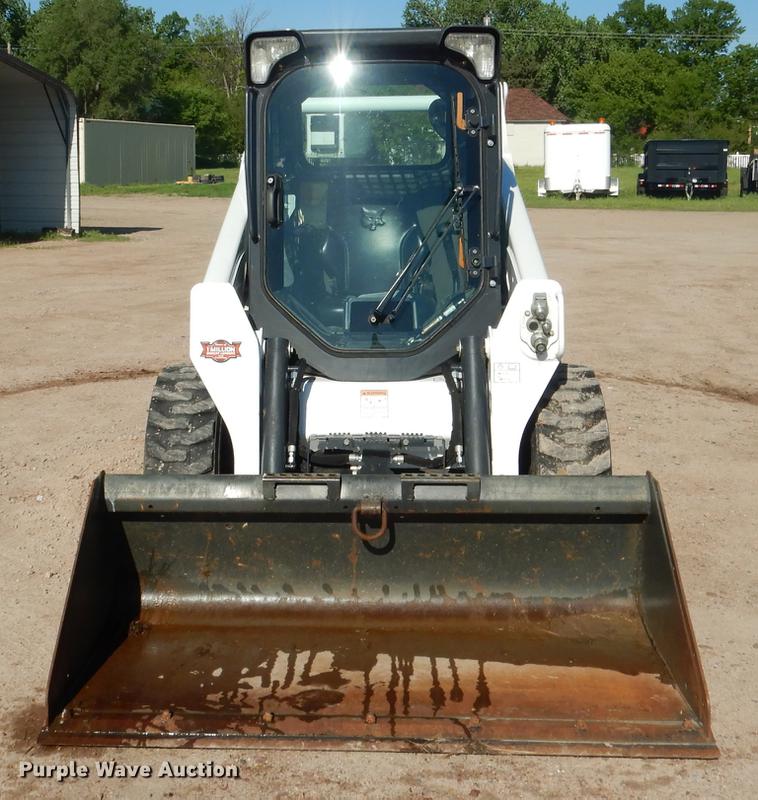 image for item DG5798 2014 Bobcat S530 skid steer