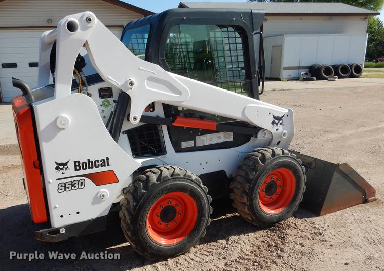 image for item DG5798 2014 Bobcat S530 skid steer