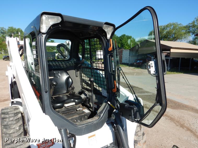 image for item DG5798 2014 Bobcat S530 skid steer