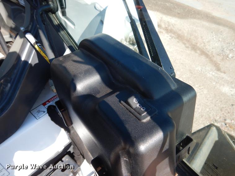 image for item DG5798 2014 Bobcat S530 skid steer