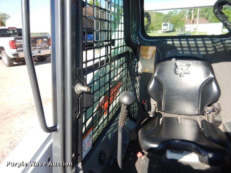 image for item DG5798 2014 Bobcat S530 skid steer