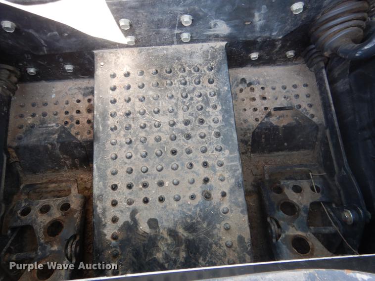 image for item DG5798 2014 Bobcat S530 skid steer