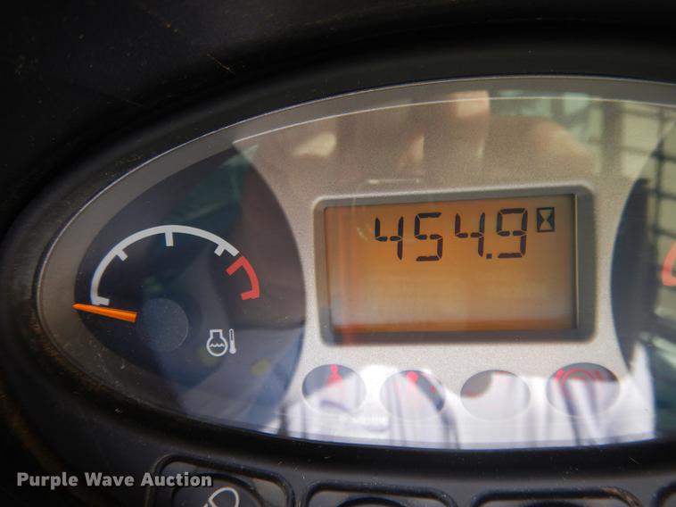 image for item DG5798 2014 Bobcat S530 skid steer