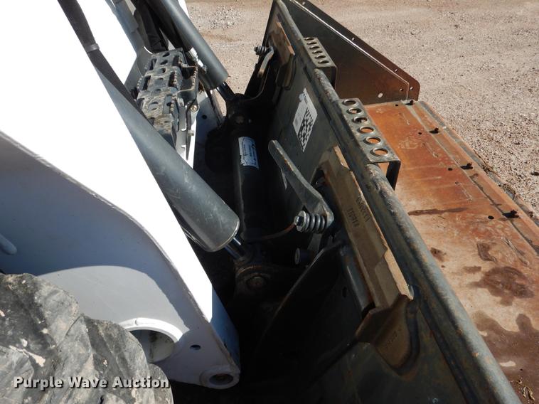 image for item DG5798 2014 Bobcat S530 skid steer
