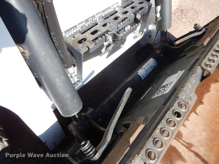 image for item DG5798 2014 Bobcat S530 skid steer