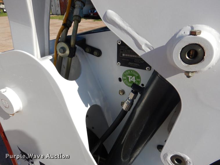 image for item DG5798 2014 Bobcat S530 skid steer