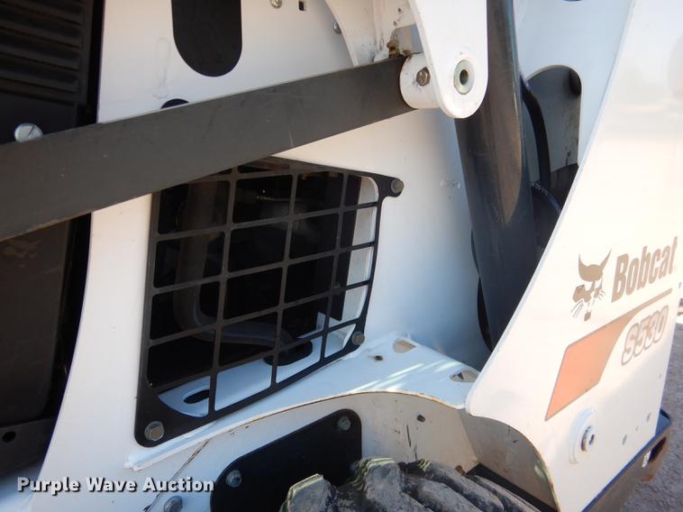 image for item DG5798 2014 Bobcat S530 skid steer