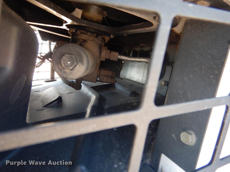image for item DG5798 2014 Bobcat S530 skid steer