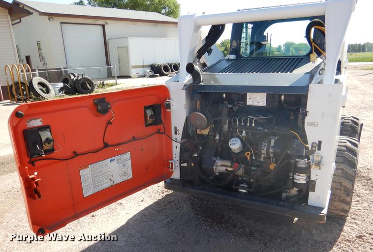 image for item DG5798 2014 Bobcat S530 skid steer