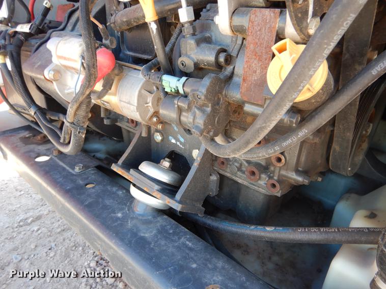 image for item DG5798 2014 Bobcat S530 skid steer