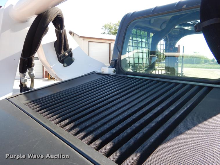 image for item DG5798 2014 Bobcat S530 skid steer